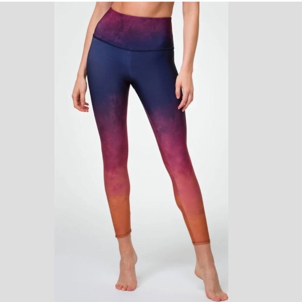 Onzie S/M Tags Attached High Rise Fire Ombre Legging